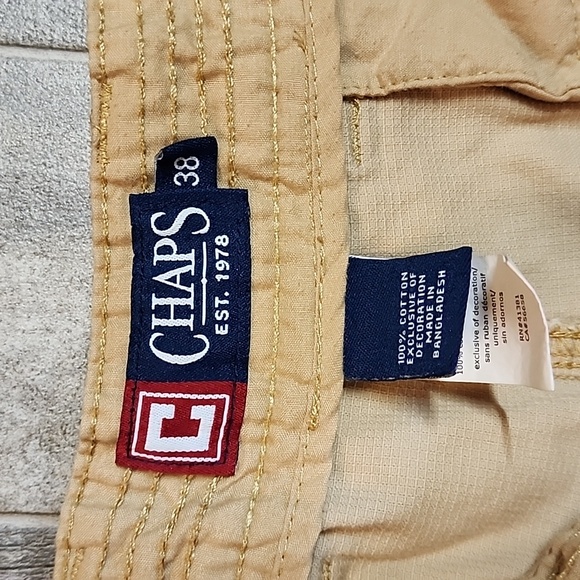 Chaps brand Kaki cargo shorts - Picture 2 of 3